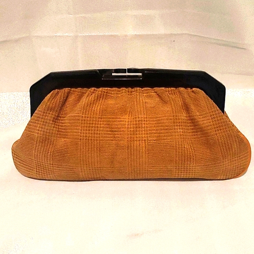VINTAGE SUEDE CLUTCH MADE IN ITALY!